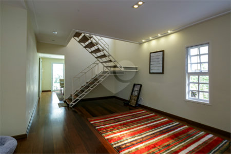 Casa à venda com 4 quartos, sendo 2 suítes, em Chácara Monte Alegre, São Paulo, SP