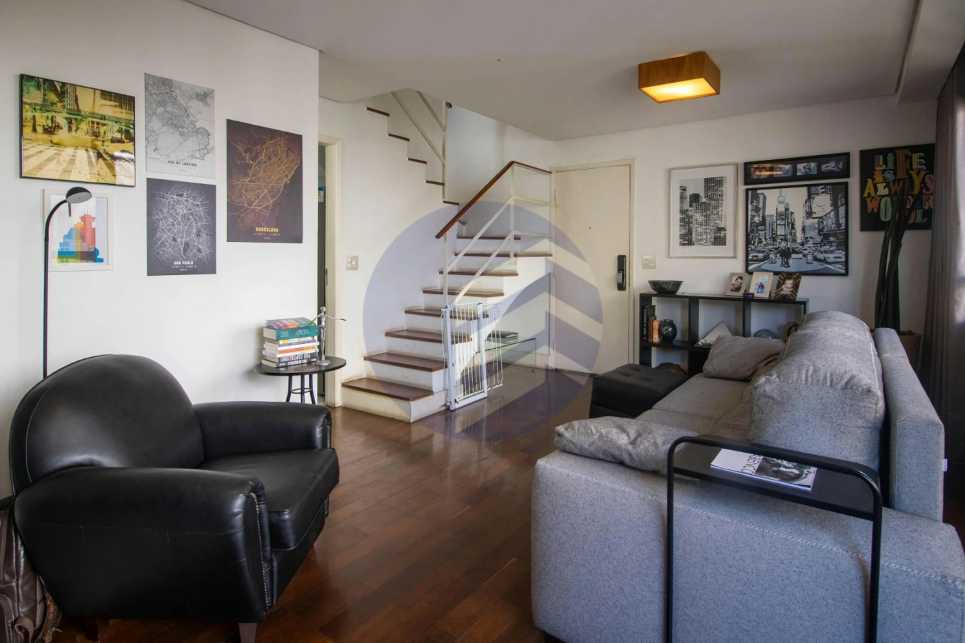 Duplex à venda com 2 quartos, sendo 2 suítes, em Jardim Londrina, São Paulo - SP