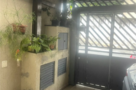 SOBRADO ESPACOSO COM AREA GOURMET E AREA VERDE NO JARDIM Butanta