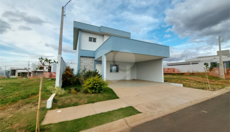 Casa à venda com 3 quartos, sendo 1 suíte,  no condomínio Residencial Villeneuve, São Carlos - SP