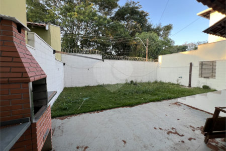 CASA COM 3 QUARTOS NO CONDOMÍNIO GRAND VILLE