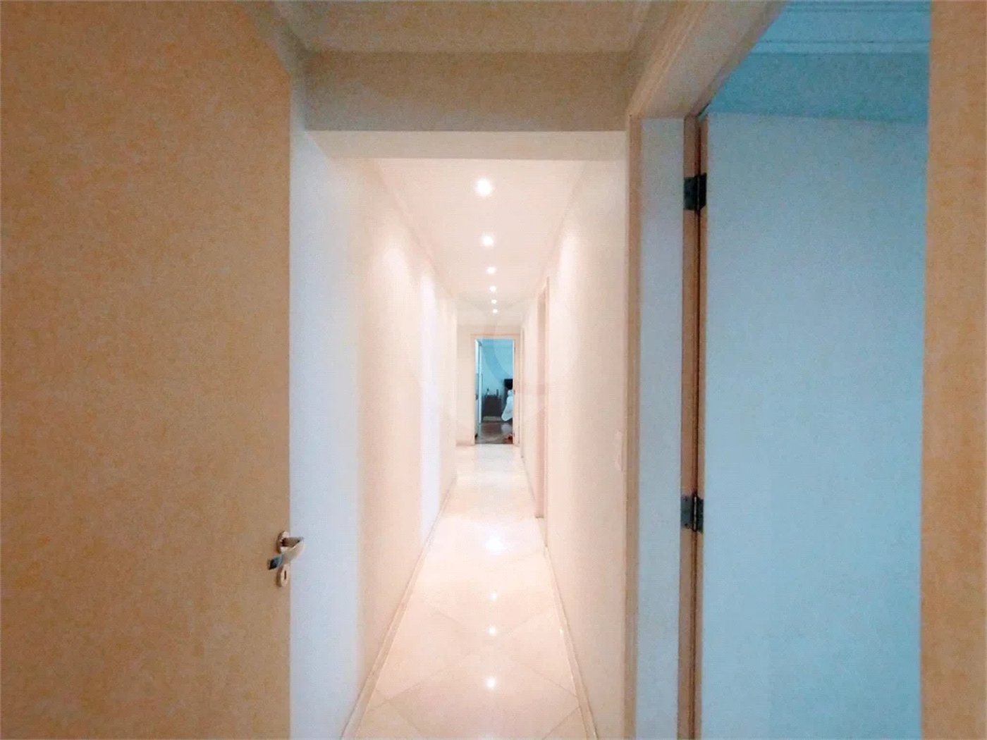Apartamento para venda na Mooca com 4 suítes, 5 vagas. Condomínio Europa Cicero.