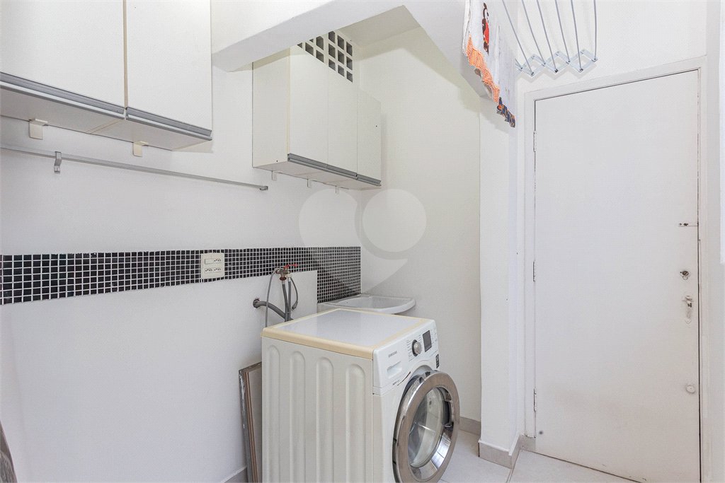Apartamento Reformado e Mobiliado na Vila Mariana 100m² e 1 vaga.