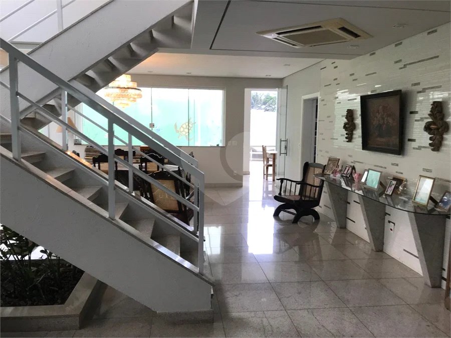 SOBRADO ALTO PADRÂO COND.PARQUE SABARA