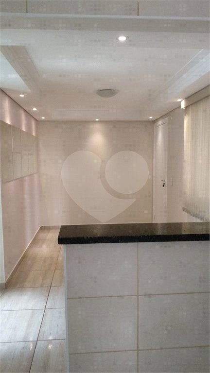 Apartamento no Condomínio Monte Azul.