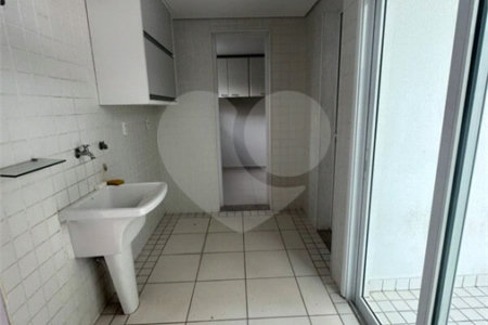 Indaiatuba- Vila Aurora -Condomínio Palm Tree Residence -Venda e Locação - R$ 7.000,00 - condominio - R$ 877,44- IPTU - R$ 211,64 - Pavimento Térreo: Sala de estar, sala de jantar, wc, cozinha, área de serviço, despensa. Pavimento Superior: Suíte com varanda e closet, 02 dormitórios e wc.social