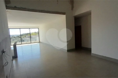 Casa a Venda no Condomínio Reserva Santa Isabel em Louveira/SP
