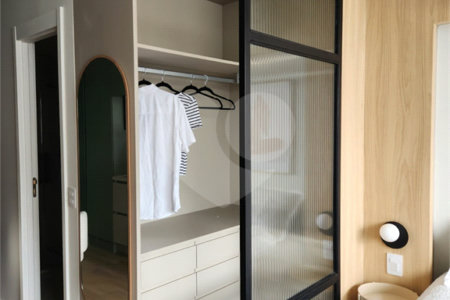 Studio 28M2 para locação em Moema Pássaros