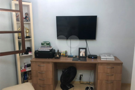 Sobrado com 363m² à venda no Alto da Moóca - 3 suítes e 6 vagas.