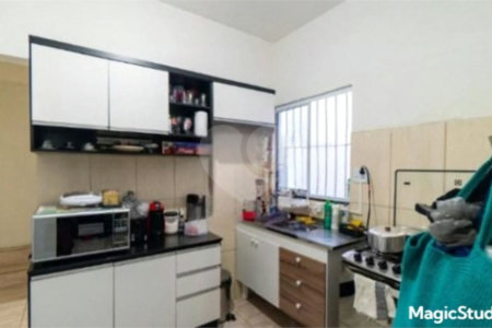 Casa com 200m² , 4 dormitórios , sendo 3 suítes , 2 vagas , à venda no Jabaquara.