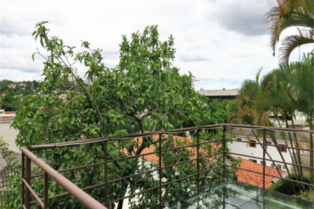 Casa à venda com 4 quartos, sendo 2 suítes, em Jardim Leonor, São Paulo, SP