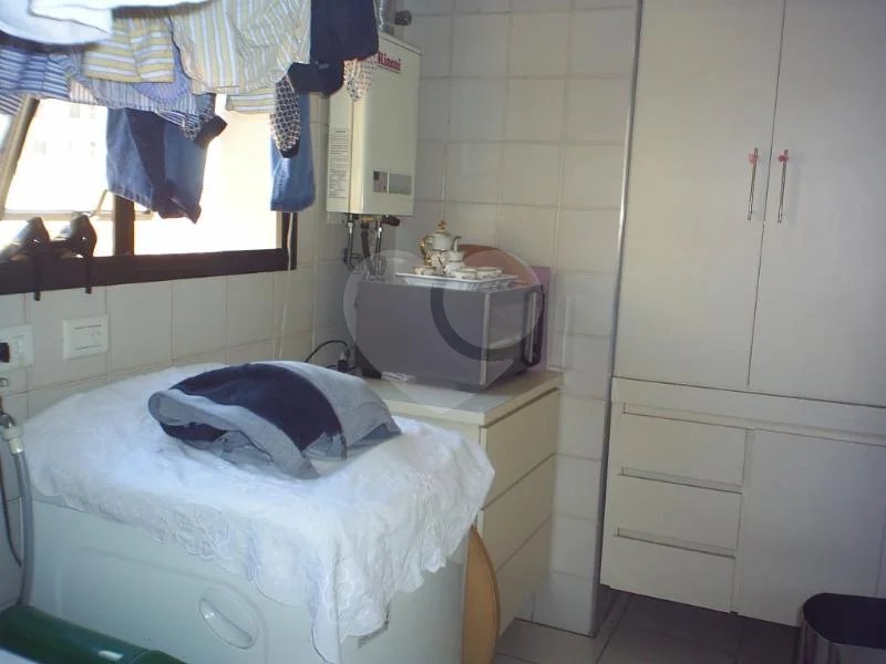 Apartamento á venda na Vila Olímpia de 156m² com 3 dormitórios, 1 suíte e 2 vagas.