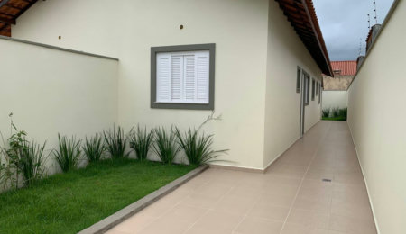 Casa à venda com 2 quartos, sendo 1 suíte,  em Nova Itanhaém, Itanhaém, SP
