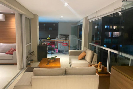 Condomínio clube, Apartamento na Mooca com 204 m² Com 3 suítes e 4 Vagas.
