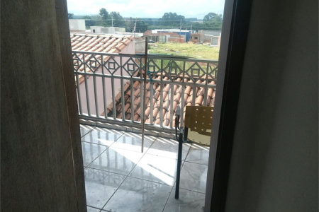 Sobrado com 3 suítes.