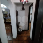 Casa à venda na Vila Mariana de 300 metros quadrados, com 3 dormitórios, 1 suíte e 2 vagas.