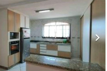 Casa com 205m² , 3 dormitórios , sendo todos suítes , 5 vagas , á venda no bairro Bangú em Santo André.