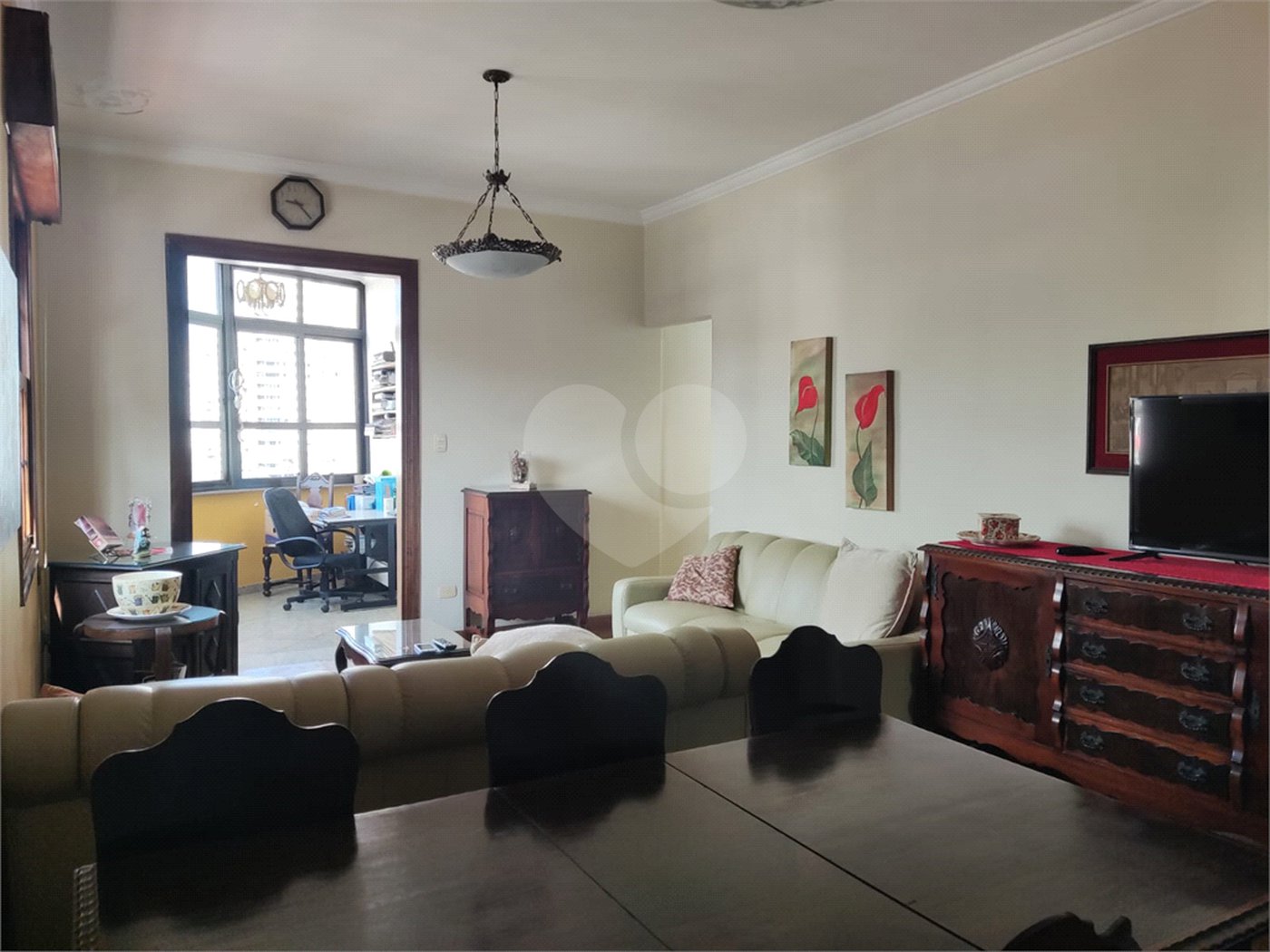 Apartamento para venda e locação na Aclimação de 108m² com 2 dormitórios e 2 banheiros, varanda
