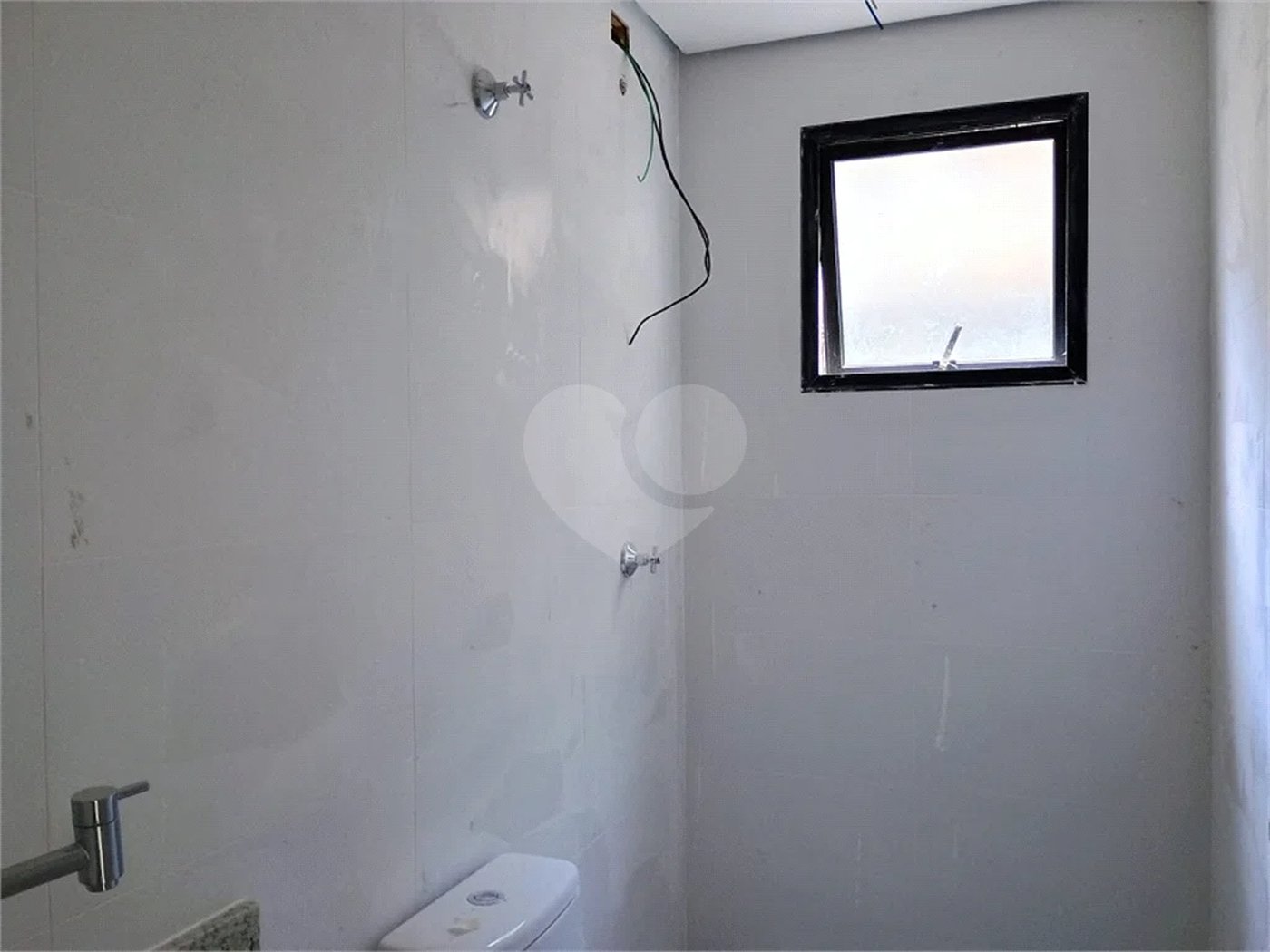 Casa à venda com 2 quartos no condomínio Vila Davos 2, São Paulo - SP
