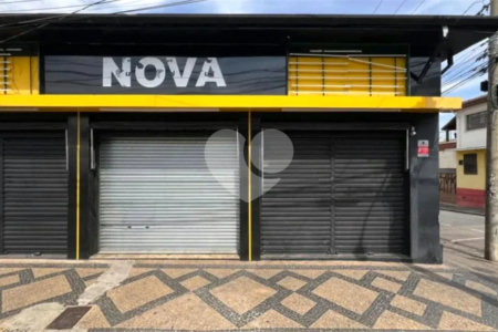Salão Comercial para Locação | Esquina no Centro de Salto/SP