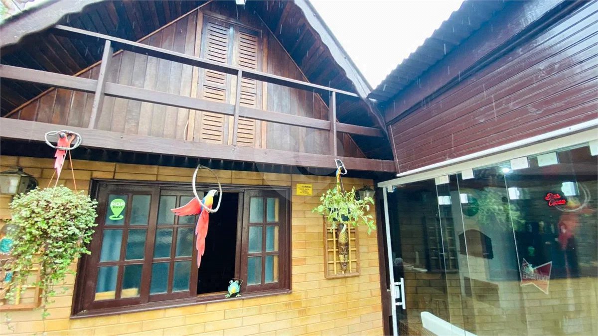 Chalé à venda em Atibaia 140m²– Condomínio fechado com lazer completo