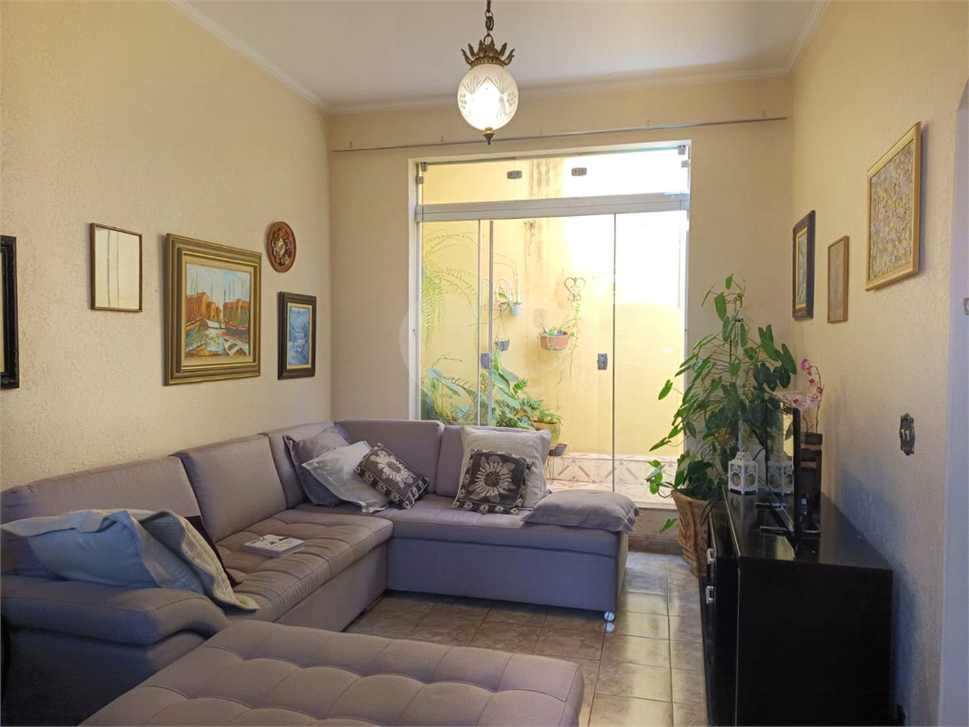 Linda casa em ótima localização!!