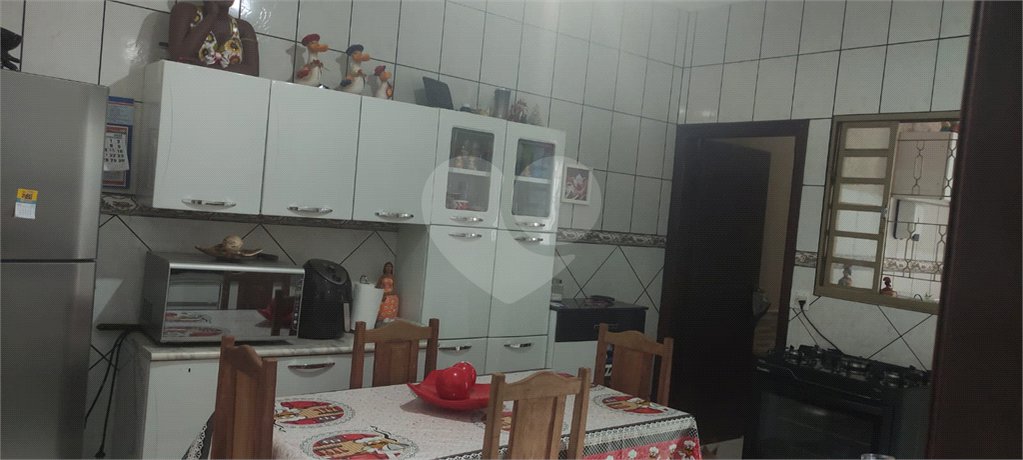 Casa térrea com 2 dormitórios.