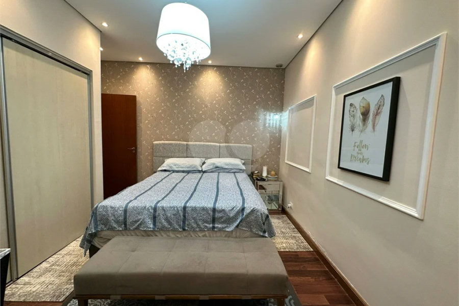 Casa à venda e locação no Condomínio Monte Alegre com 04 suítes.