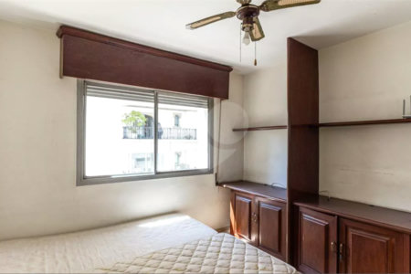 Este elegante apartamento em Higienópolis oferece 224m² de área muito bem distribuída, perfeito para quem valoriza conforto