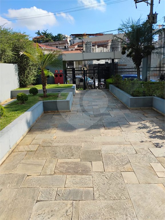 Vende-se apartamento na Vila Mascote