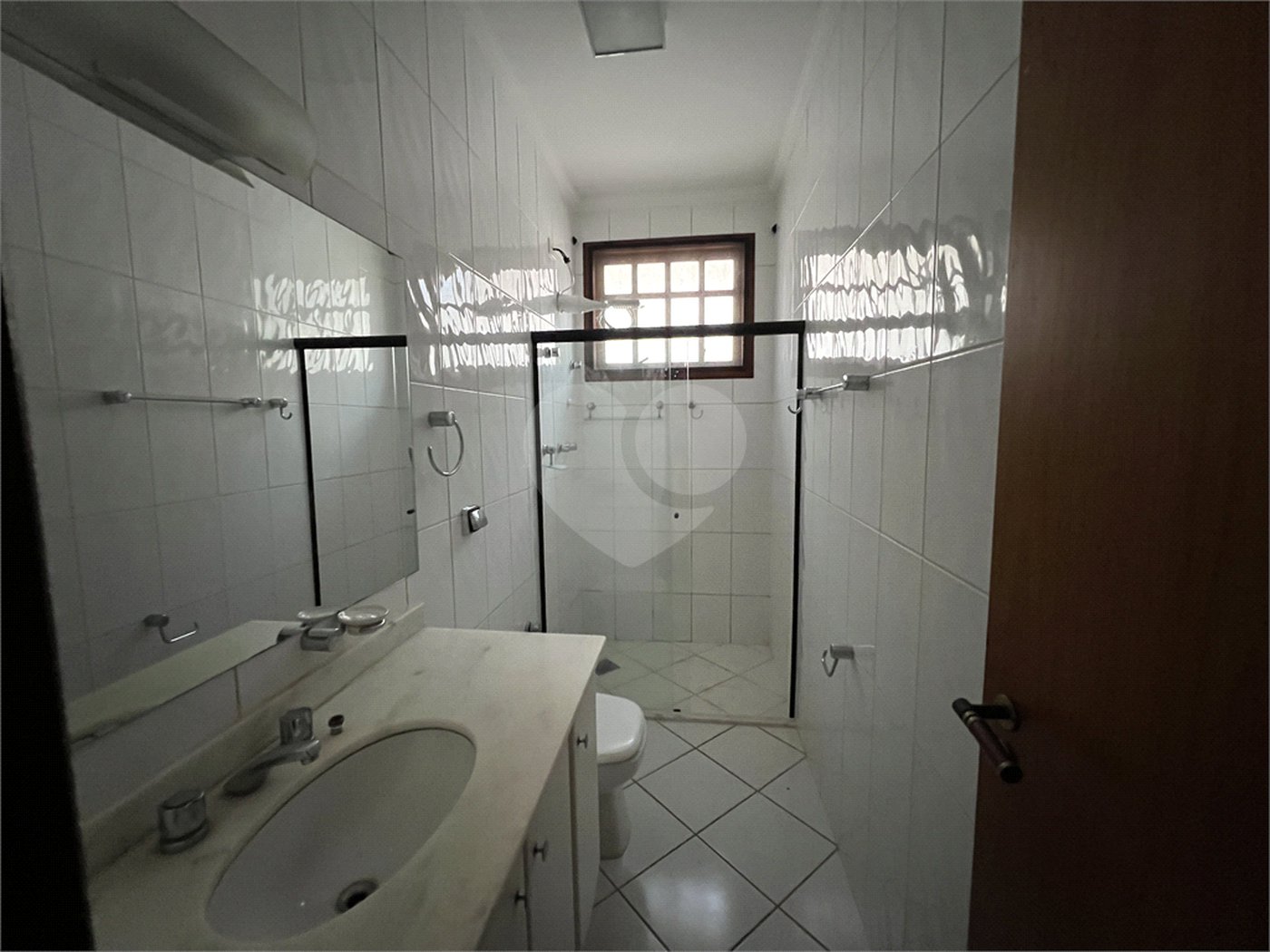 CASA COM 3 QUARTOS NO CONDOMÍNIO GRAND VILLE
