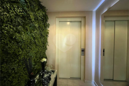 Apartamento á venda com 200m² - Bosque da Saúde