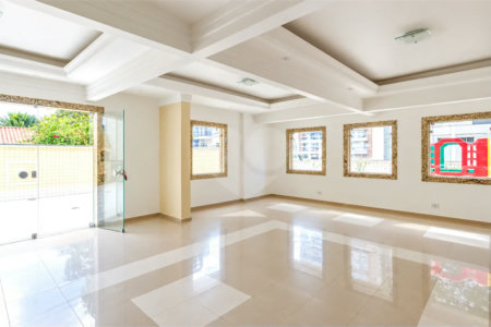 Cobertura duplex no Centro de São Bernardo do Campo, com 3 suítes, hidromassagem, mini spa, área gourmet e 2 vagas de garagem. Aceita permuta por apartamento de menor valor.