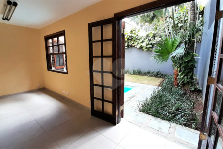 Sobrado à venda ou para alugar com 3 quartos, sendo 2 suítes, em Brooklin, São Paulo, SP