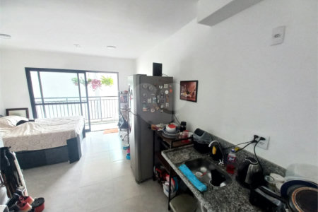 VENDO STUDIO FINAMENTE MOBILIADO