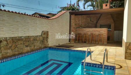 Casa à venda com 2 quartos em Jardim do Lago, Atibaia, SP