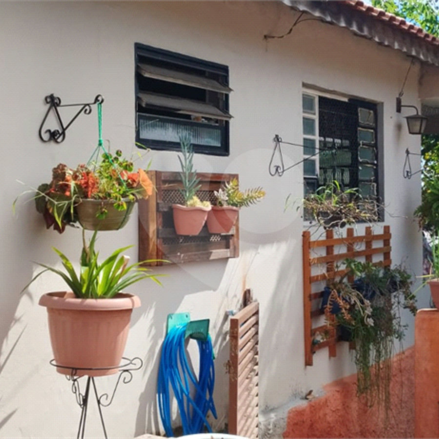Excelente casa à venda com ponto comercial