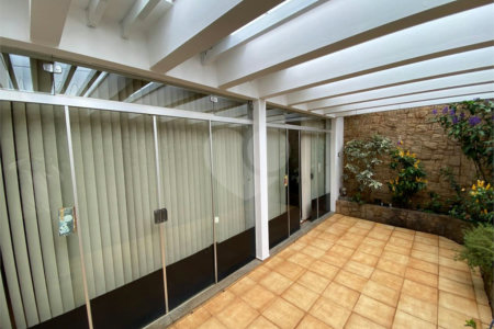 Casa Térrea com 3 suítes, sendo 1 suíte master.