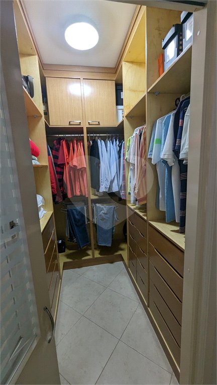 Sobrado Novo à Venda em Mirandópolis | 332 m² | 4 Dormitórios Suítes | 6 Vagas de Garagem