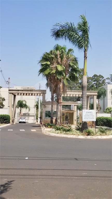 Excelente apartamento à venda no Condomínio Monte D’Oro
