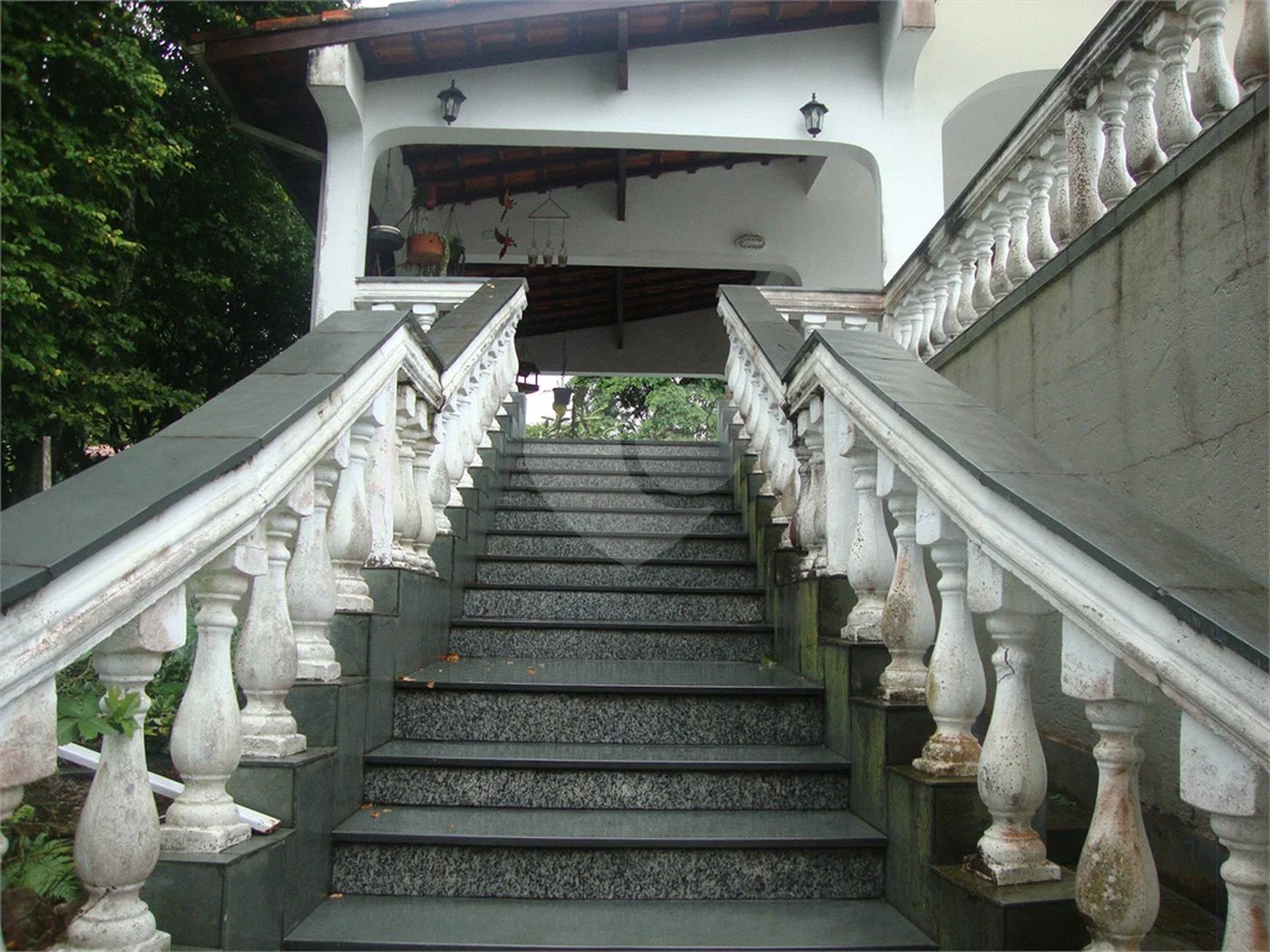 Chácara à venda com 5 quartos, sendo 2 suítes, em Jardim Arujá, Arujá, SP
