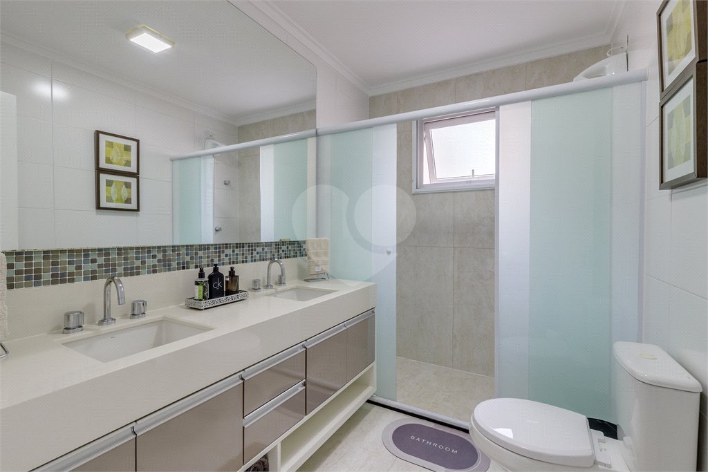 Casa à venda com 4 quartos, sendo 2 suítes, no condomínio Residencial Vila Lagos, São Paulo - SP