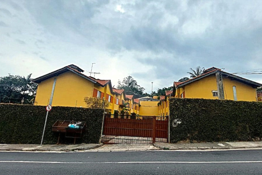 Sobrado a venda em Condominio fechado 80m 02 dormitórios 01 vaga