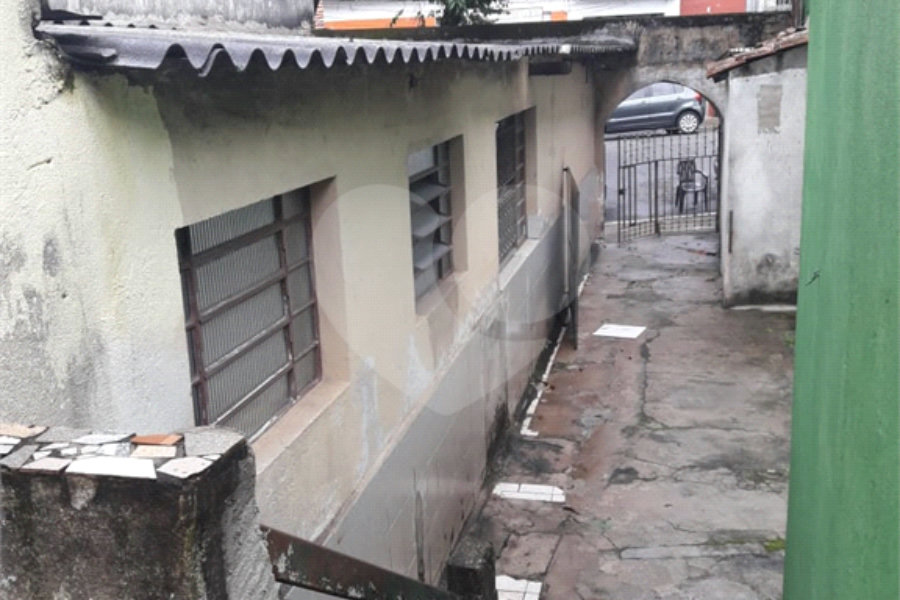 Terreno à venda de 251m² na Chácara Inglesa