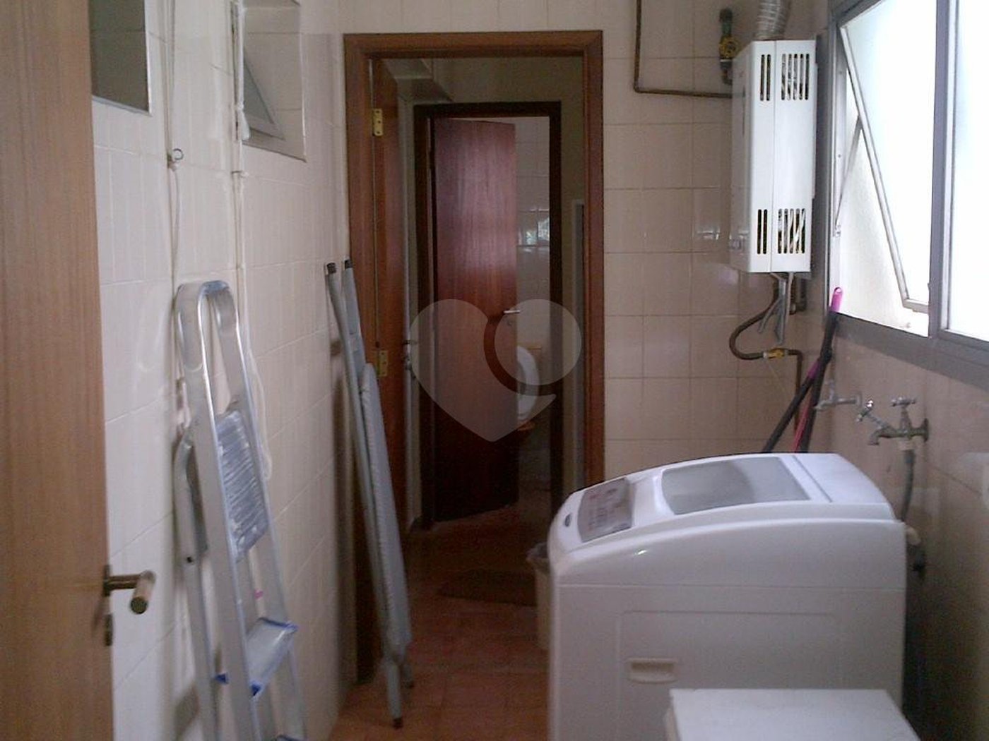 Moema - Apartamento 2 dormitórios c/suíte e Ar condicionado mobiliado !!!