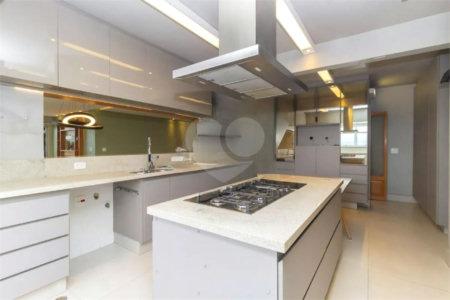 Cobertura no Ipiranga à venda com 340m², 4 quartos e 4 vagas Estuda Permuta