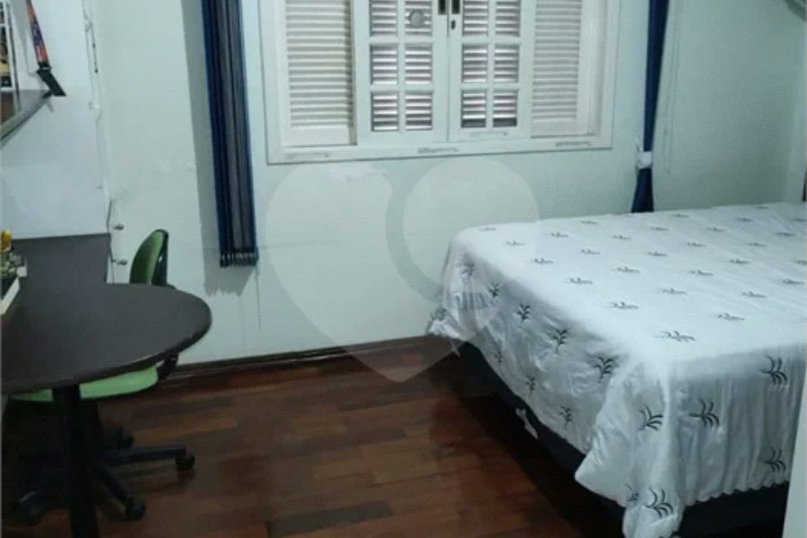 Casa à venda com 5 quartos, sendo 3 suítes, em Vila Lavínia, Mogi das Cruzes, SP