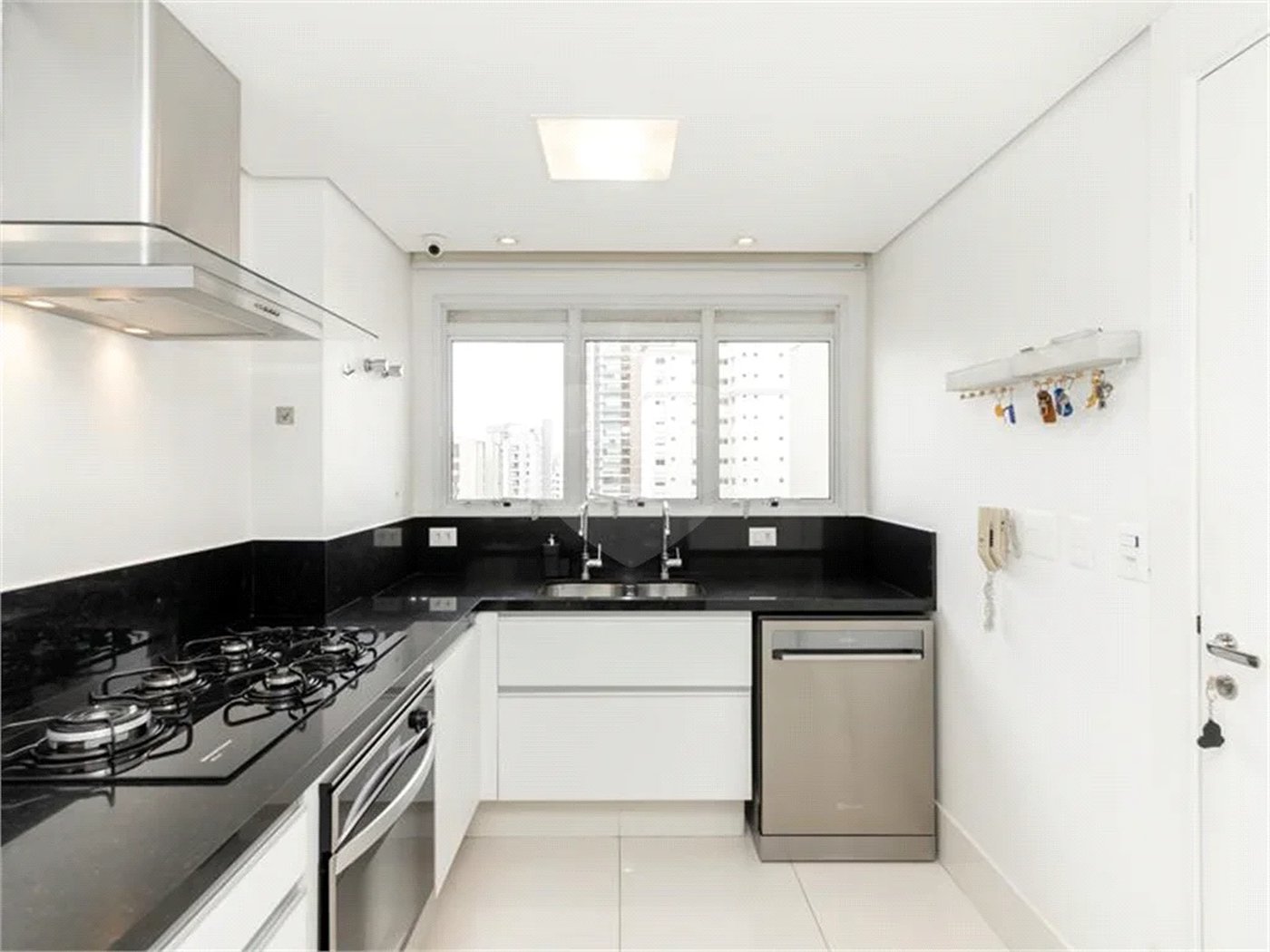 Apartamento à venda com 3 suítes em Vila Mariana, São Paulo, SP