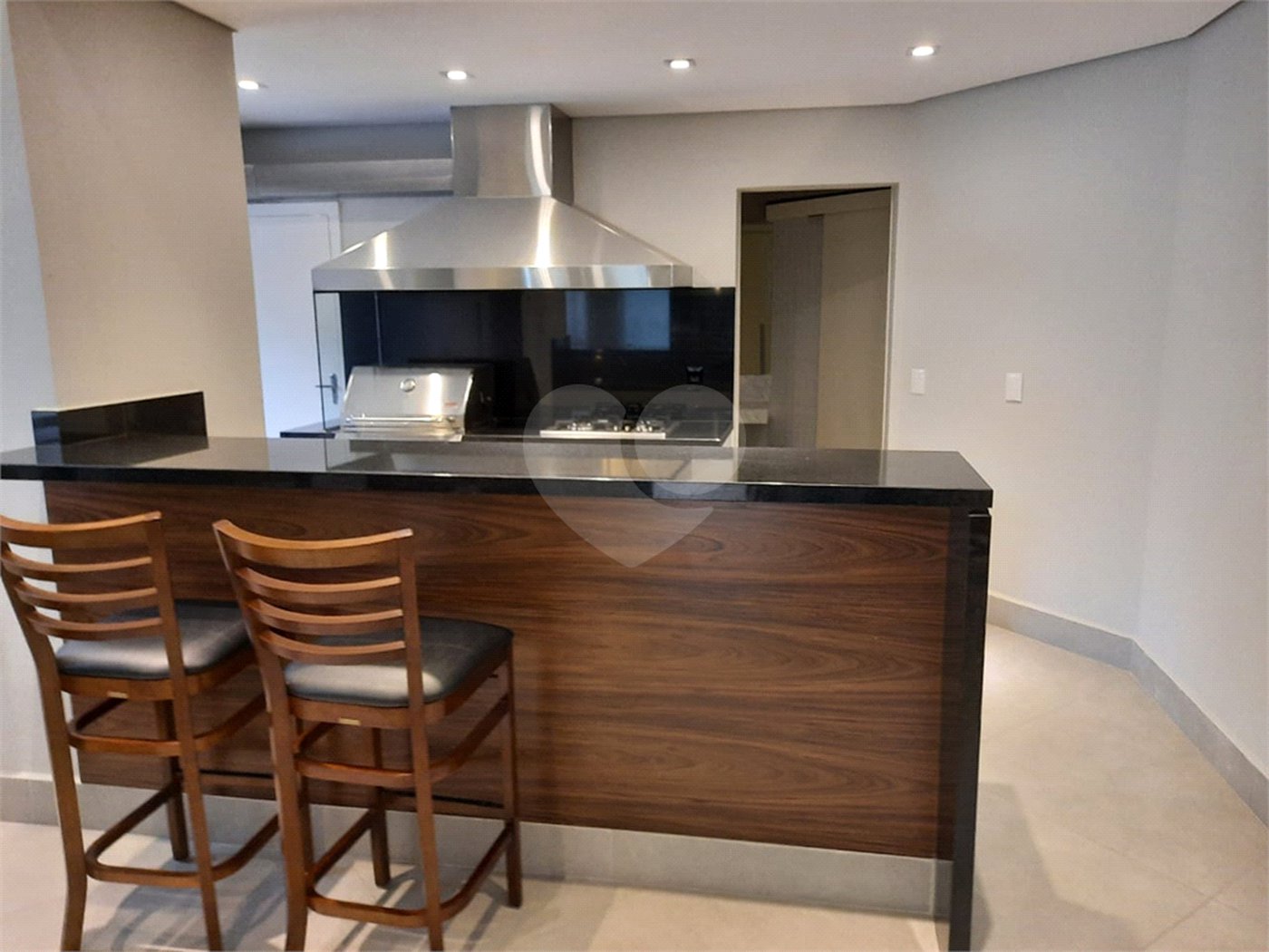 Apartamento de 257m² a venda em Moema, reformado, 4 dorms, 3 suítes, fora de rota,, 4 vagas