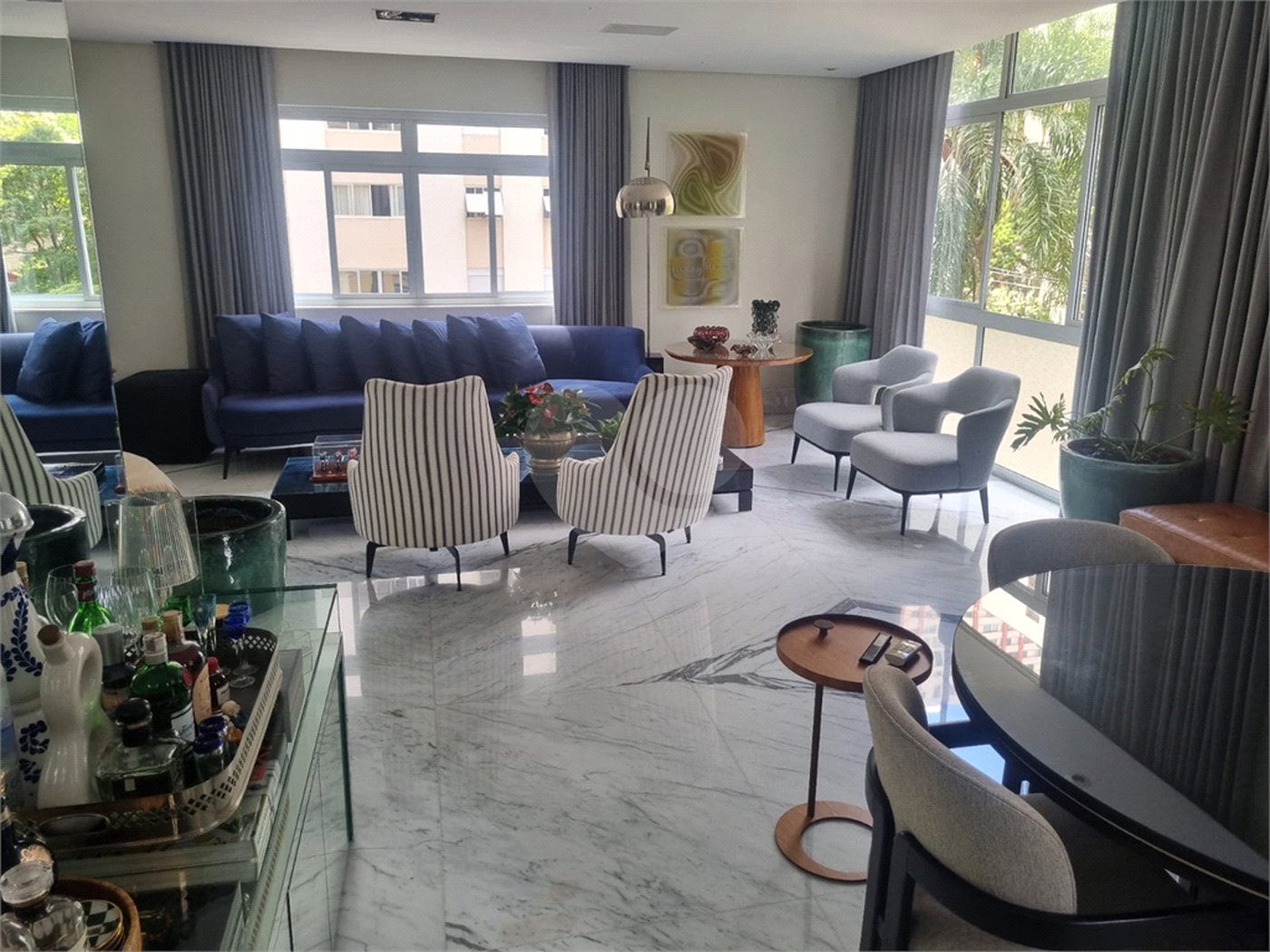Apartamento à venda com 2 suítes em Cerqueira César, São Paulo, SP